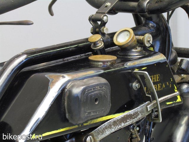 Ретро мотоцикл Sunbeams Model 9 (1932)