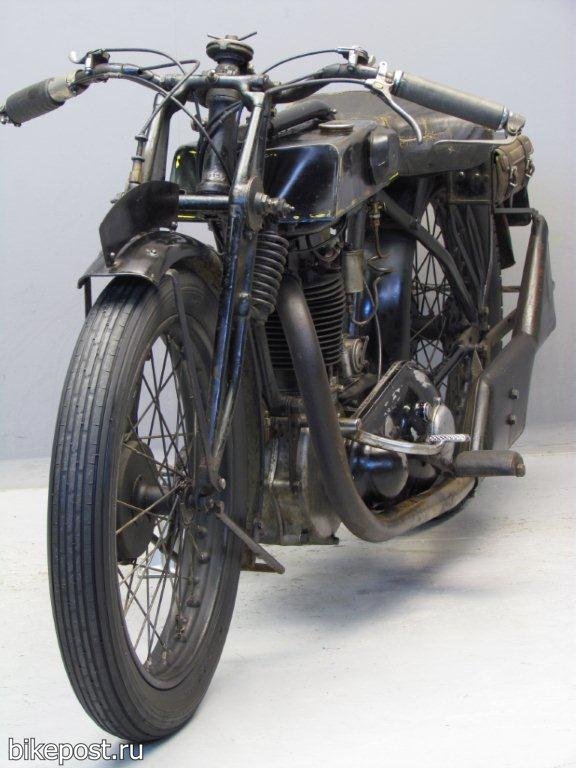 Ретро мотоцикл Sunbeams Model 9 (1932)