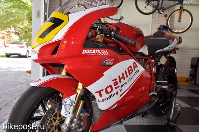Фотографии гоночного мотоцикла Ducati 999RS