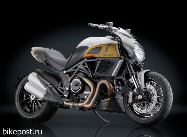 Мотоцикл Ducati Diavel с аксессуарами Rizoma
