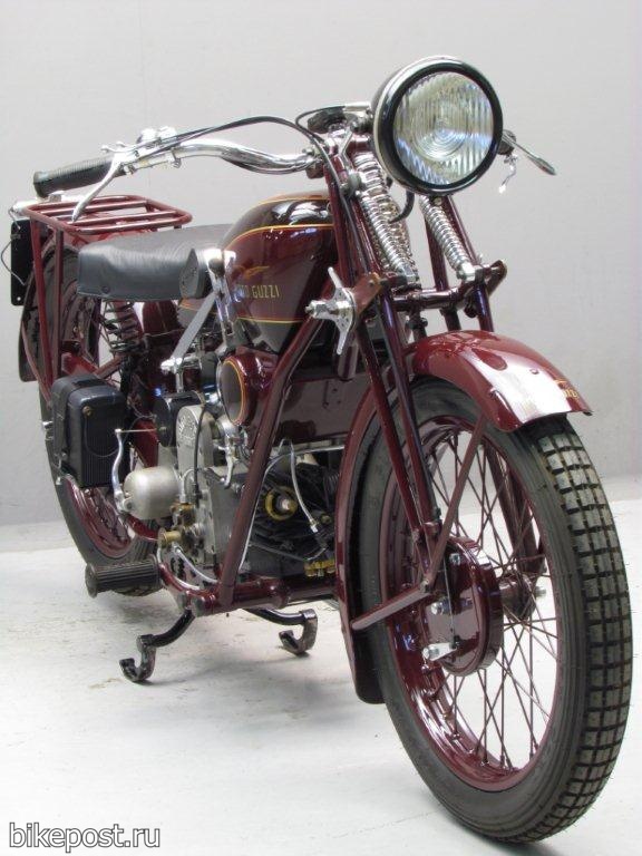 Ретро мотоцикл Moto Guzzi Sport 15 (1932)