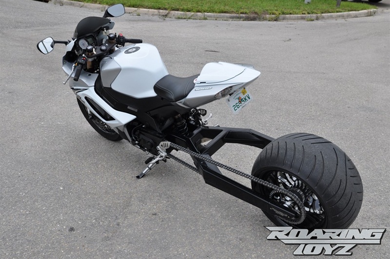 Roaring Toyz: мотоцикл Suzuki GSX-R1000 с гипермаятником