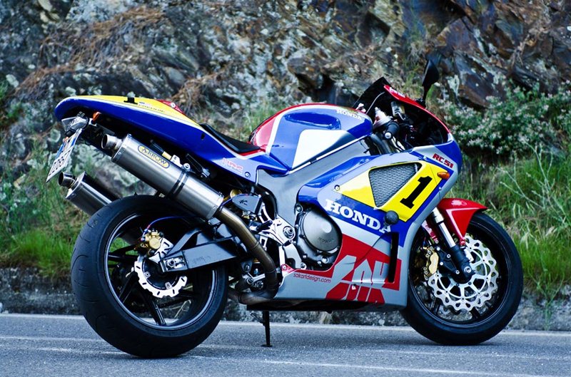 Тюнингованный мотоцикл Honda VTR1000 SP1 (Honda RC51)