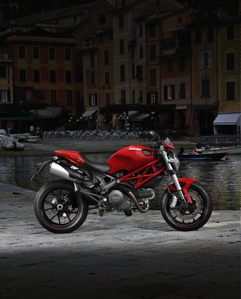 Юбилейные мотоциклы Ducati  Monster 696, Monster 796 и Monster 1100 Evo (2013)