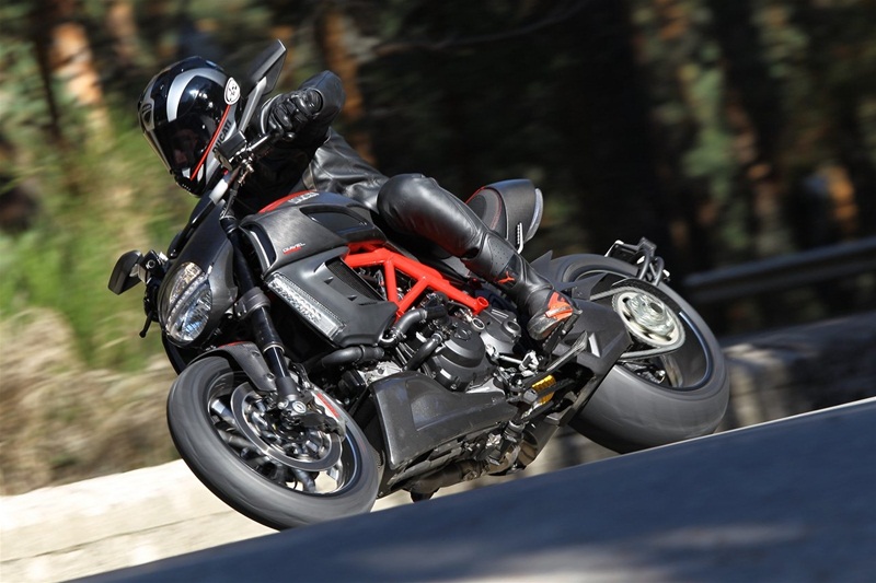 Модельный ряд Ducati Diavel 2013
