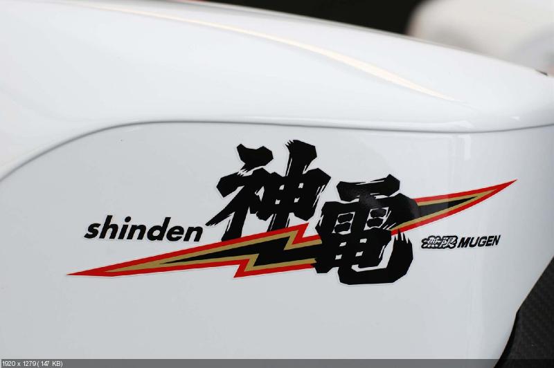 Фотографии гоночного электроцикла Mugen Shinden (TT)